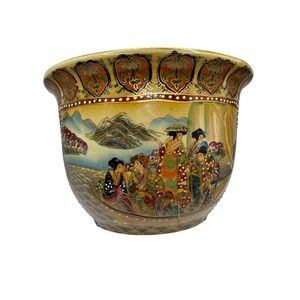 Satsuma Style Ceramic Wall Pocket Planter Geisha Moriage Floral Gold Gilt 8.5"
